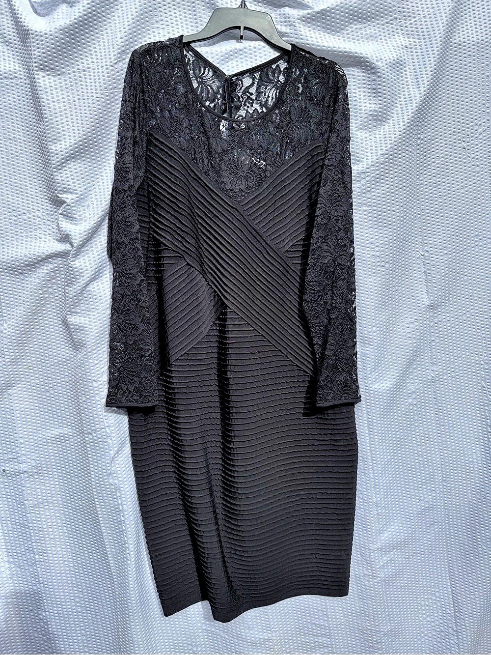 Calvin Klein Black Lace Pleated Midi Dress Size 20W Like New